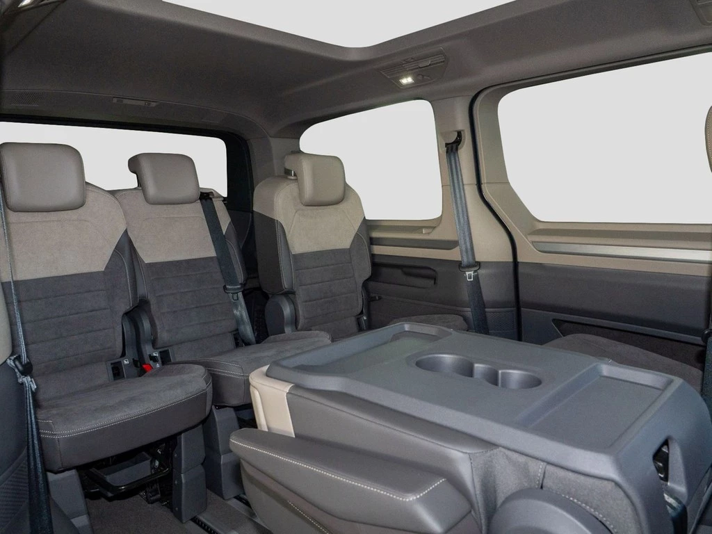 Volkswagen-Multivan-image-9