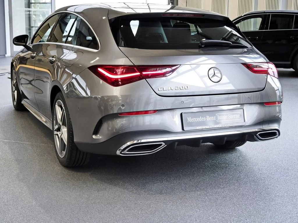Mercedes-Benz-CLA 200-image-5