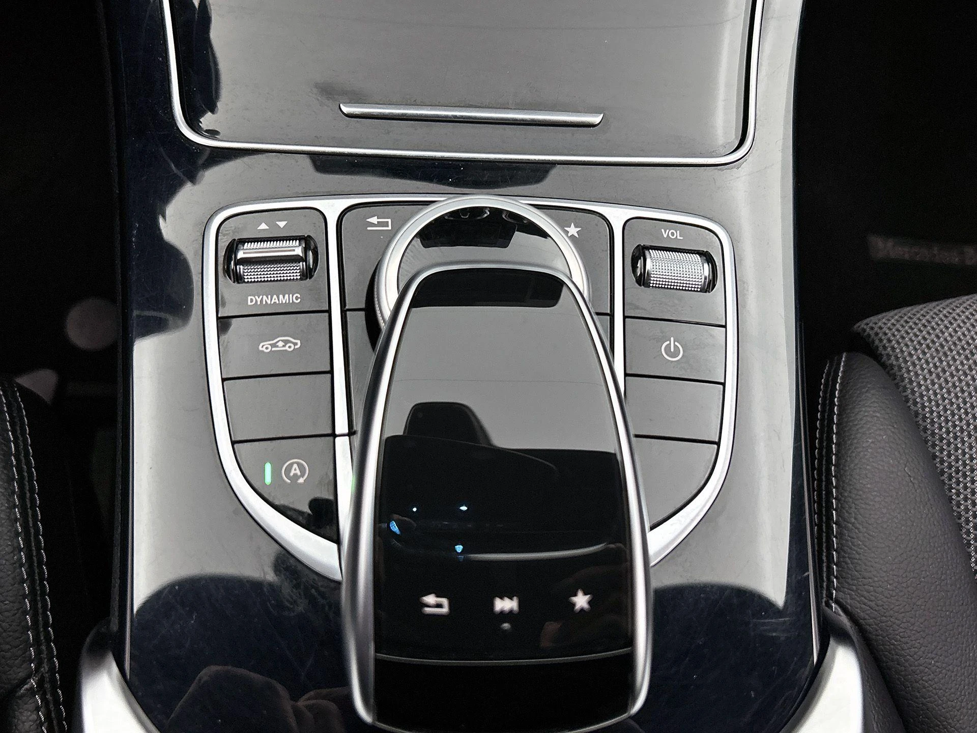 Mercedes-Benz-C-Klasse-image-11