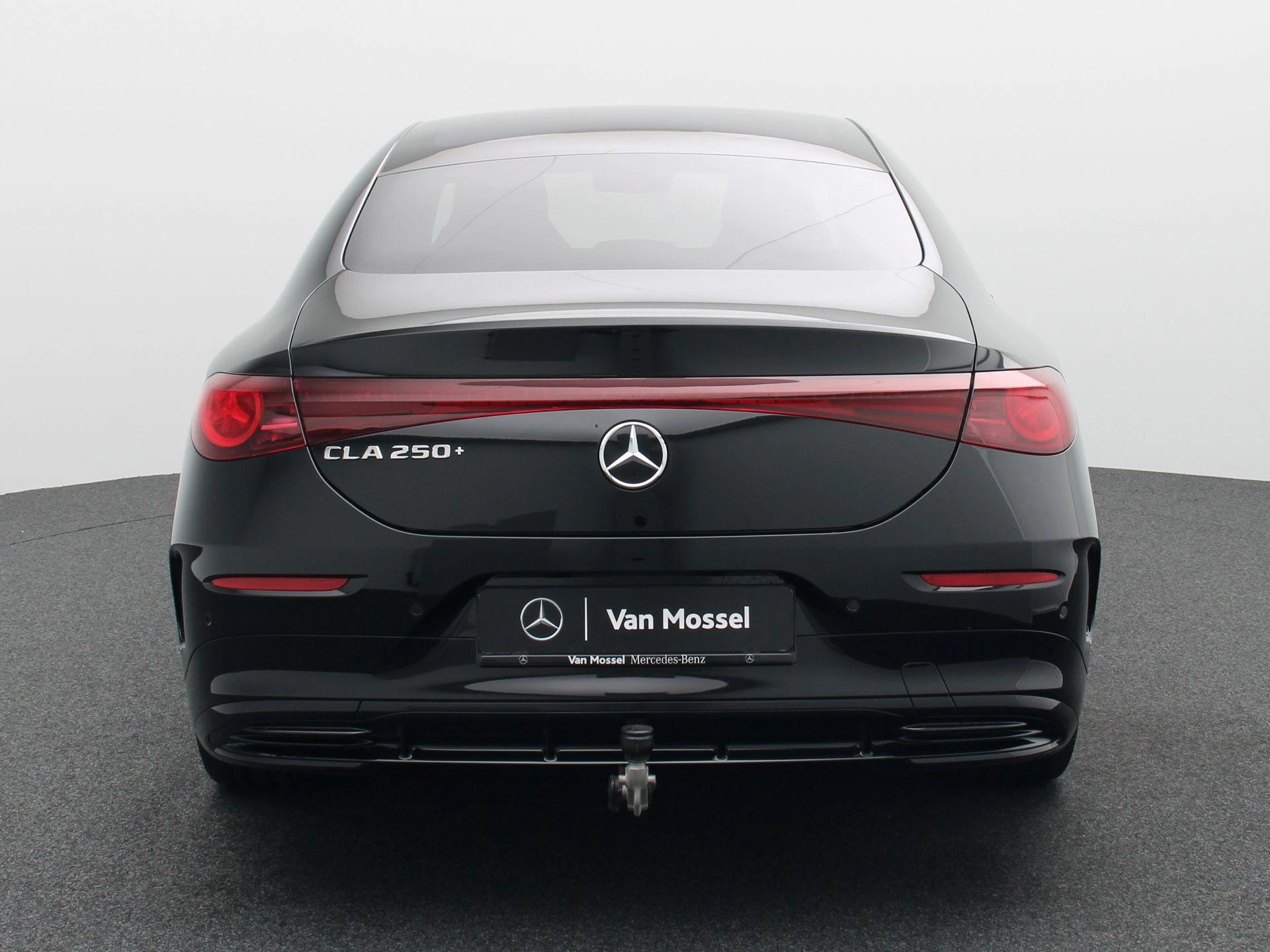 Mercedes-Benz-CLA-image-4