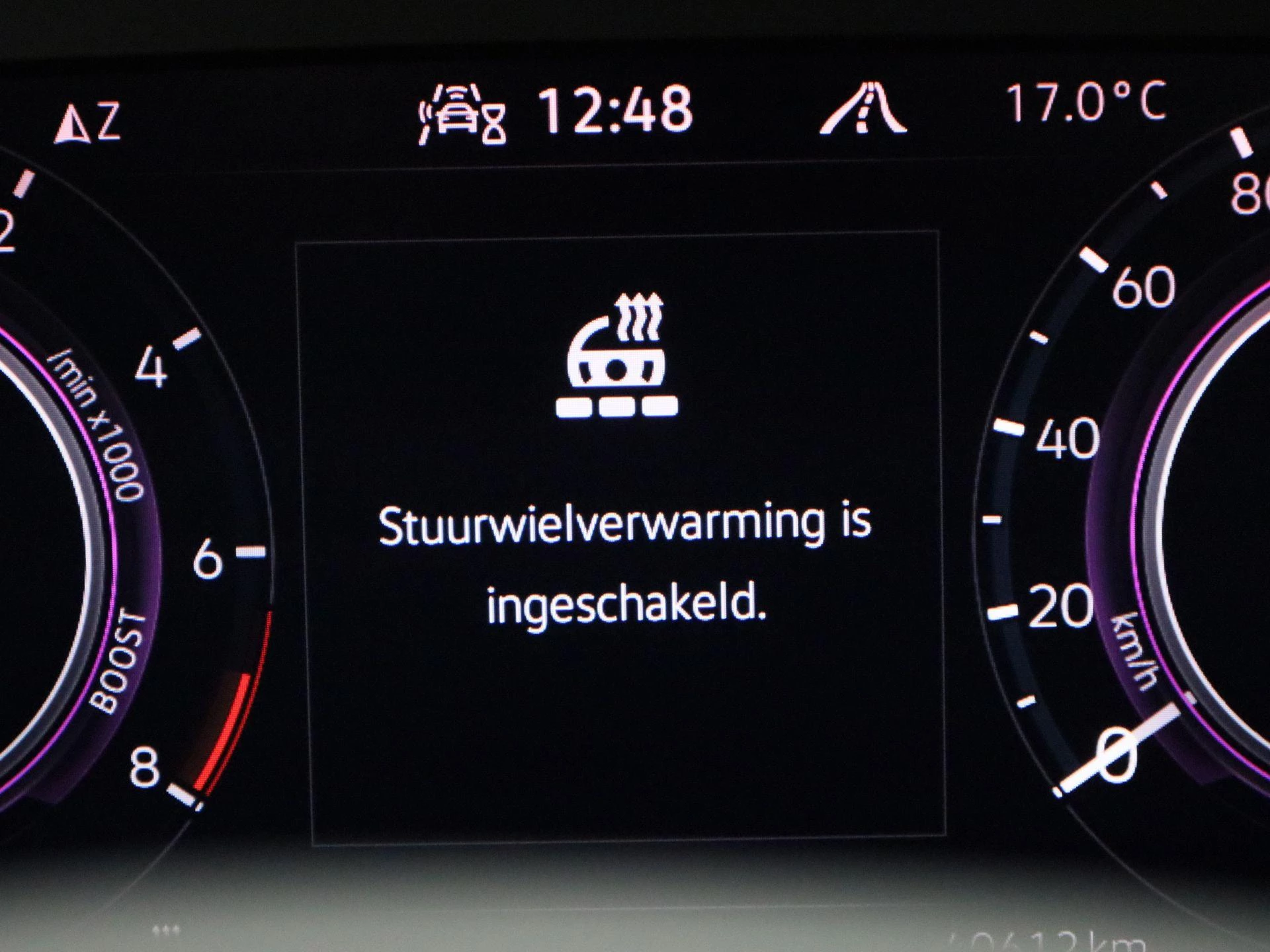 Volkswagen-Tiguan-image-19