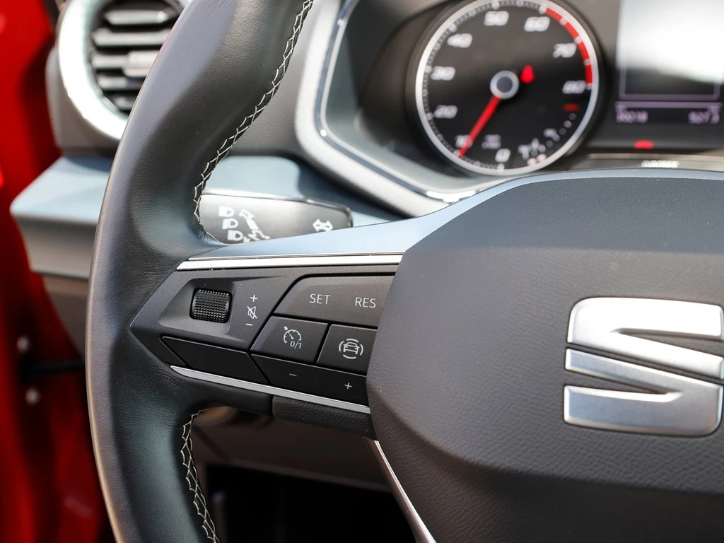 SEAT-Arona-image-13