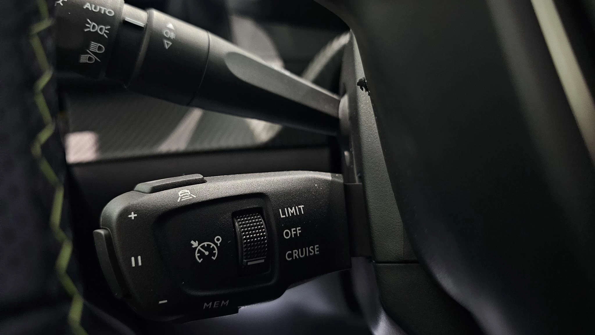 Peugeot-208-image-12