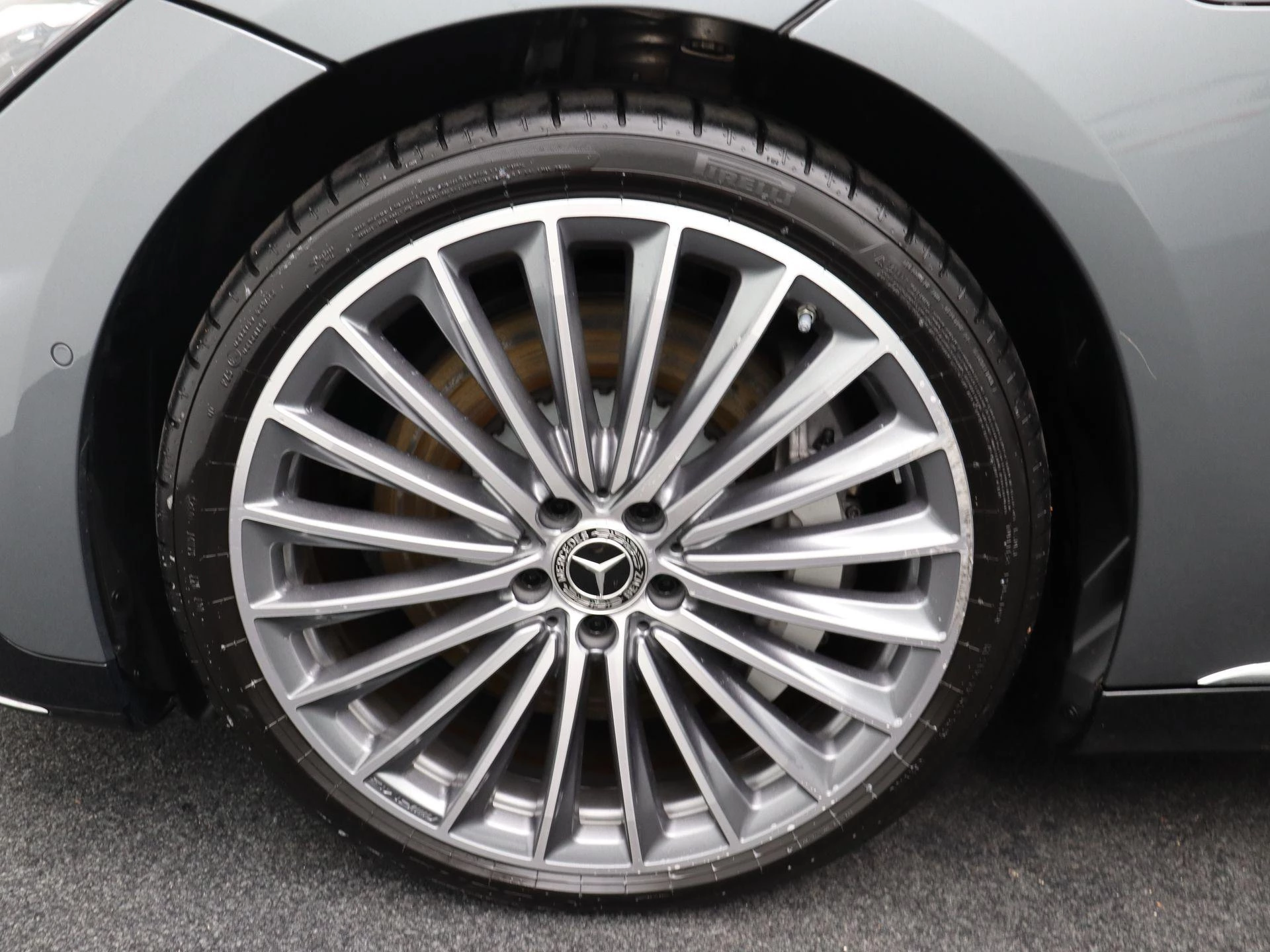 Mercedes-Benz EQE 300 AMG Line + AIRMATIC + PANORAMISCH DAK +