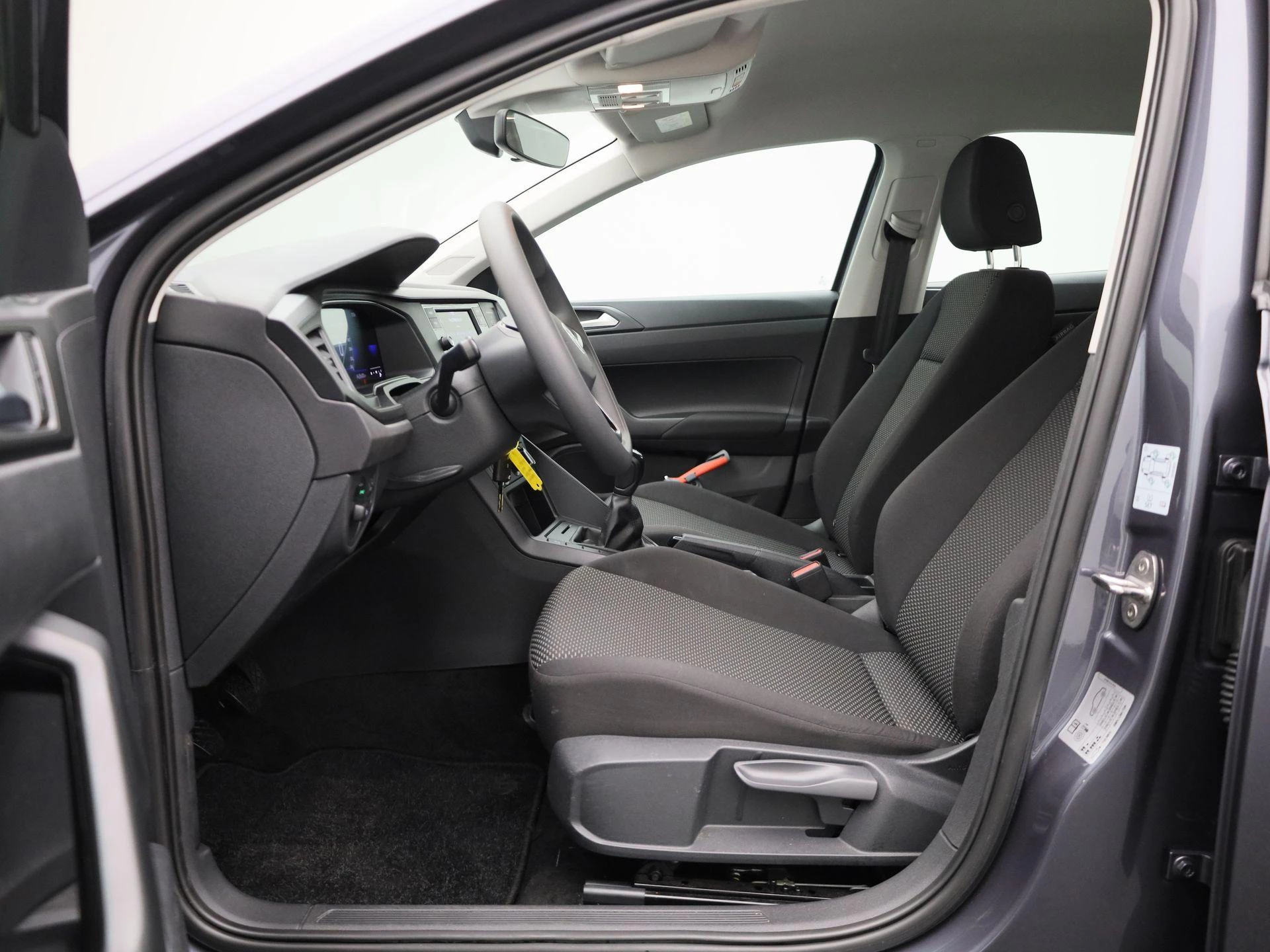 Volkswagen-Polo-image-10