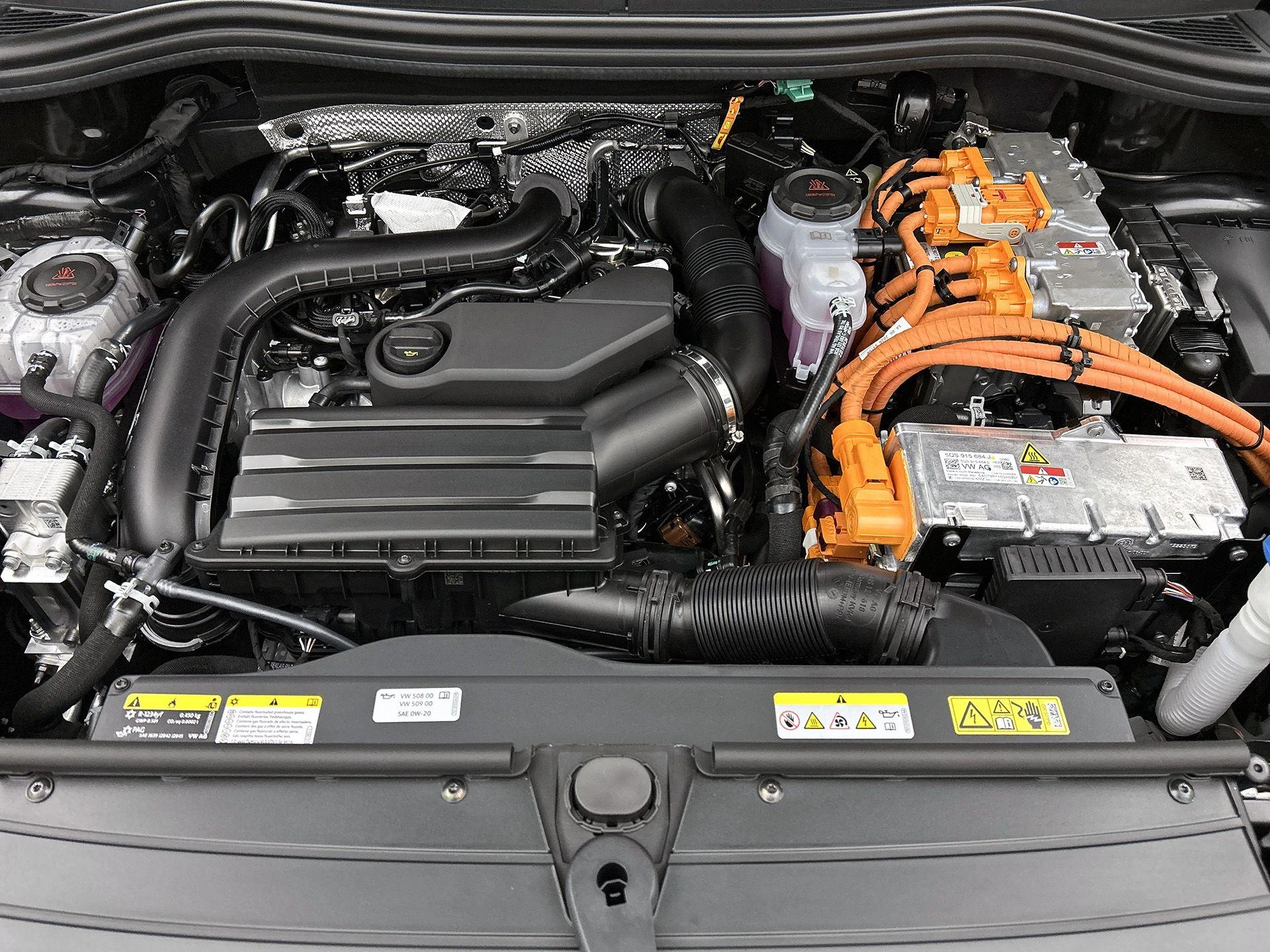 Volkswagen-Tiguan-image-25