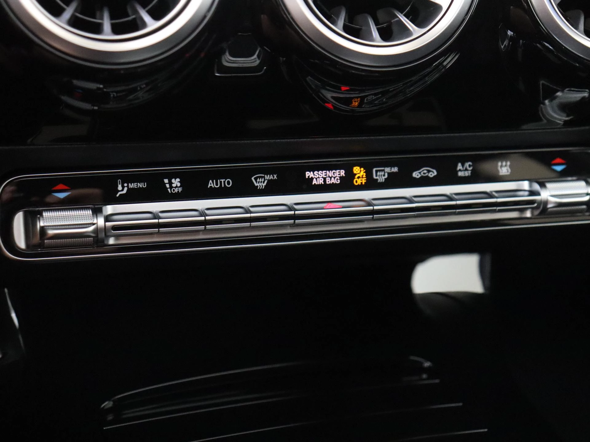Mercedes-Benz-A-Klasse-image-19