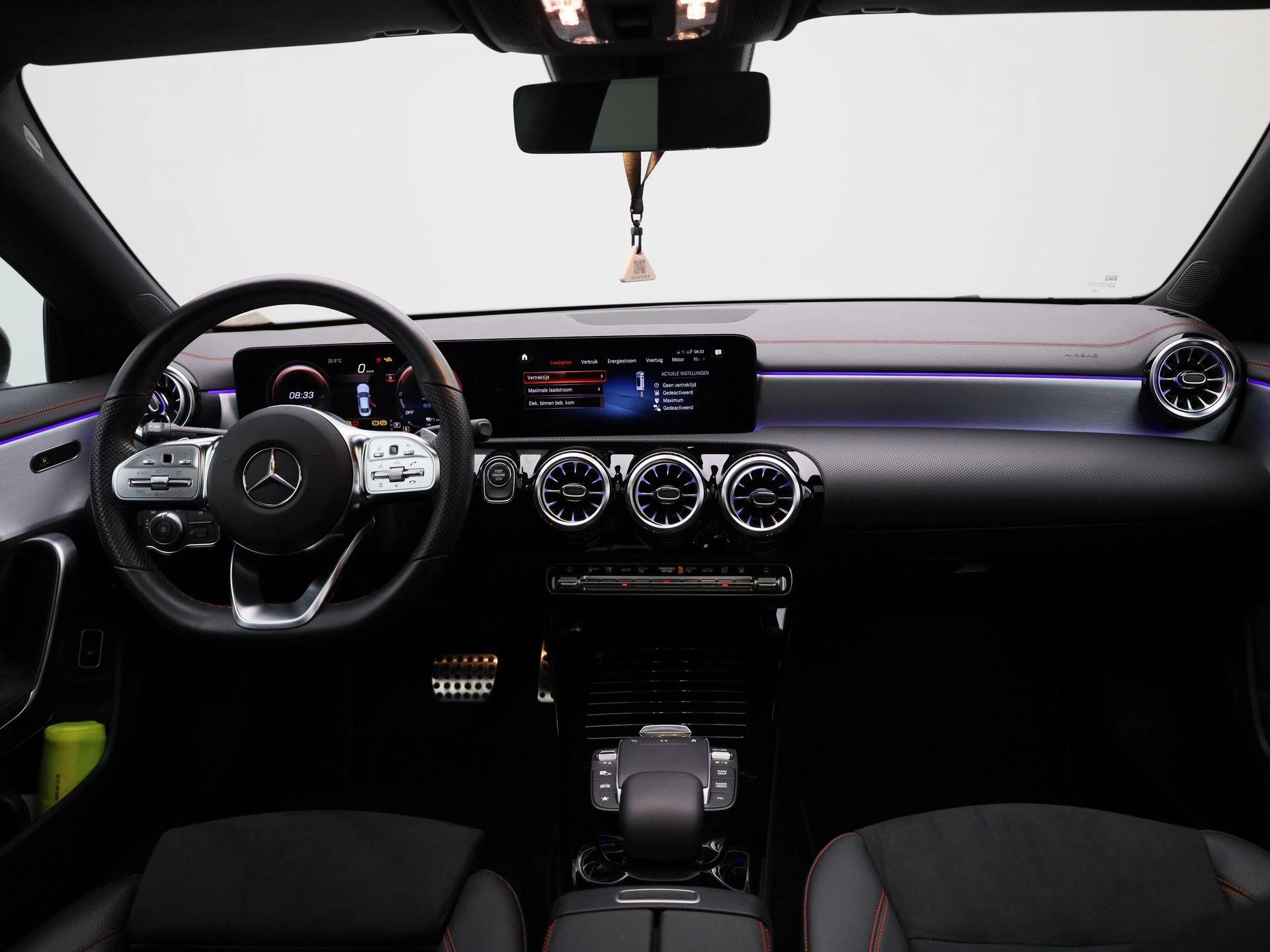Mercedes-Benz-CLA-image-41