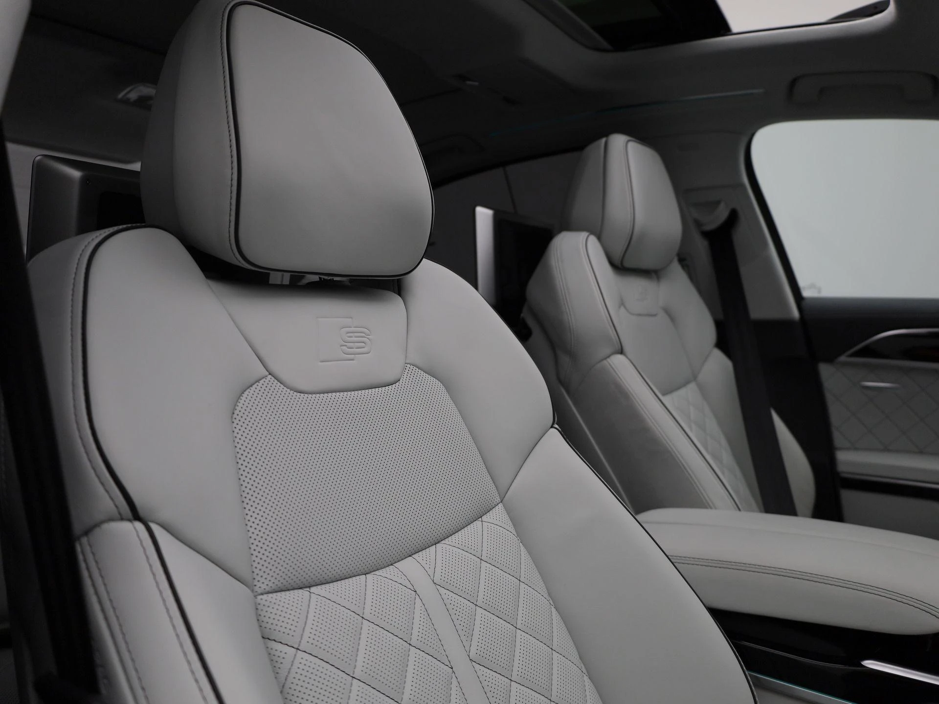 Audi-A8-image-46