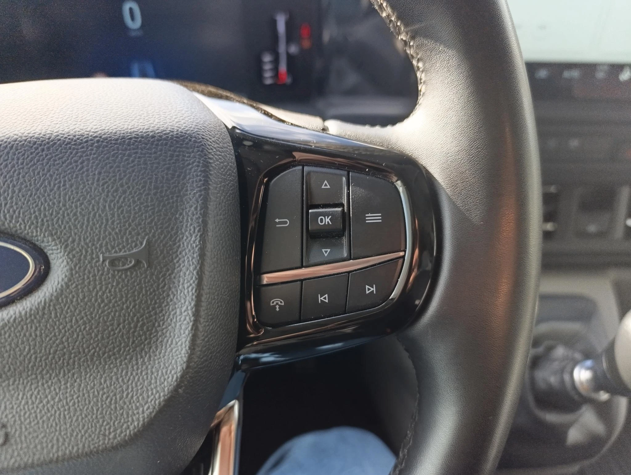 Ford-Transit Custom-image-18