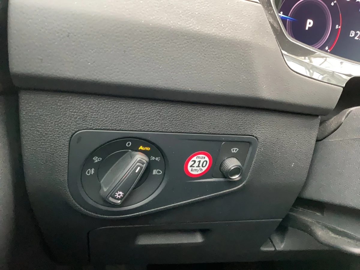 Volkswagen-Tiguan-image-16