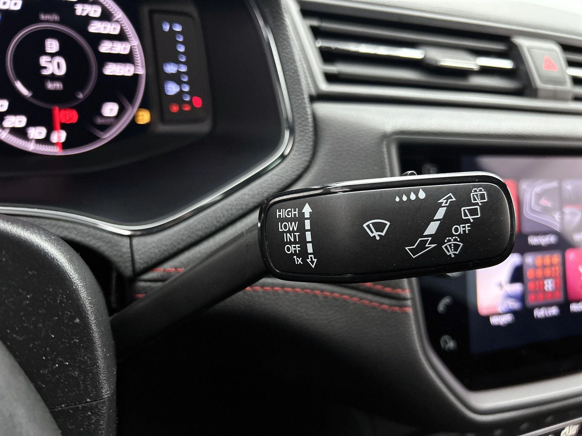 SEAT-Arona-image-6