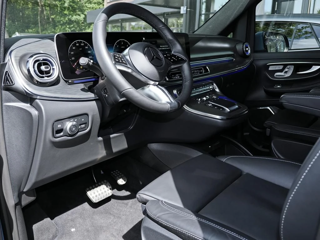 Mercedes-Benz-V-Klasse 300-image-8