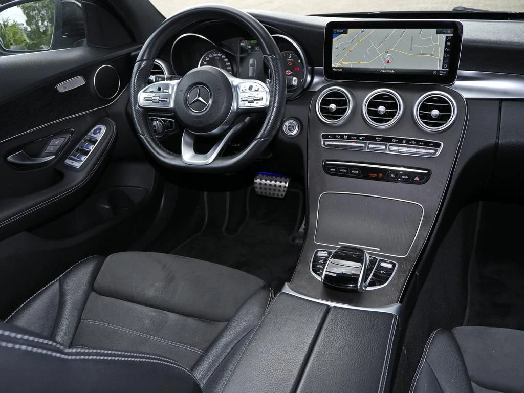 Mercedes-Benz-C-Klasse 300 de-image-10