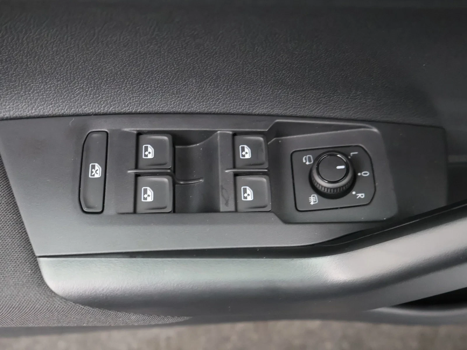 Volkswagen Taigo Taigo Life Business 1.0TSI 116PK *AUTOMAAT*ACC*CAMERA*PDC*APP-CONNECT*NAVI*...* DEMO