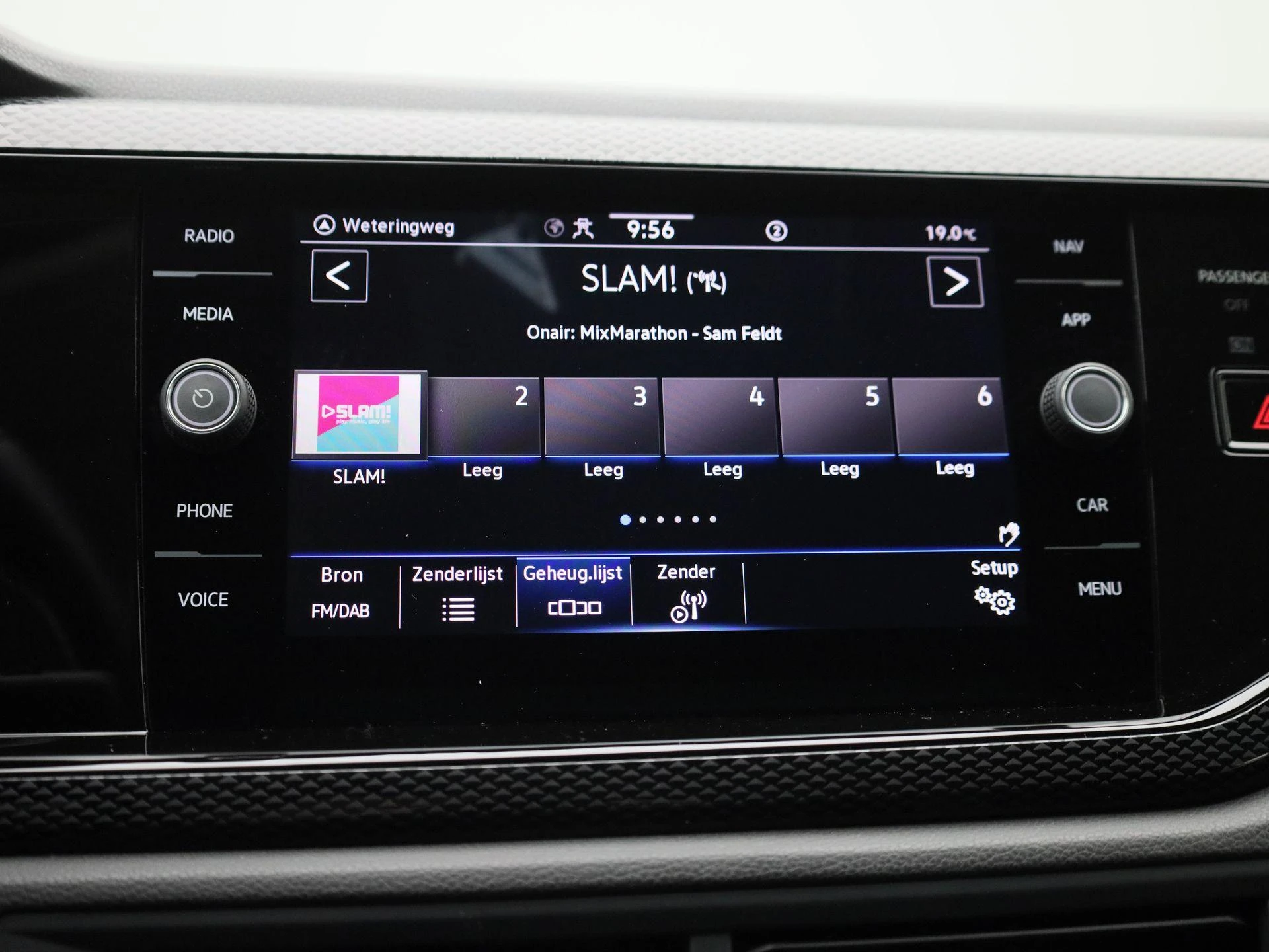 Volkswagen-Polo-image-18