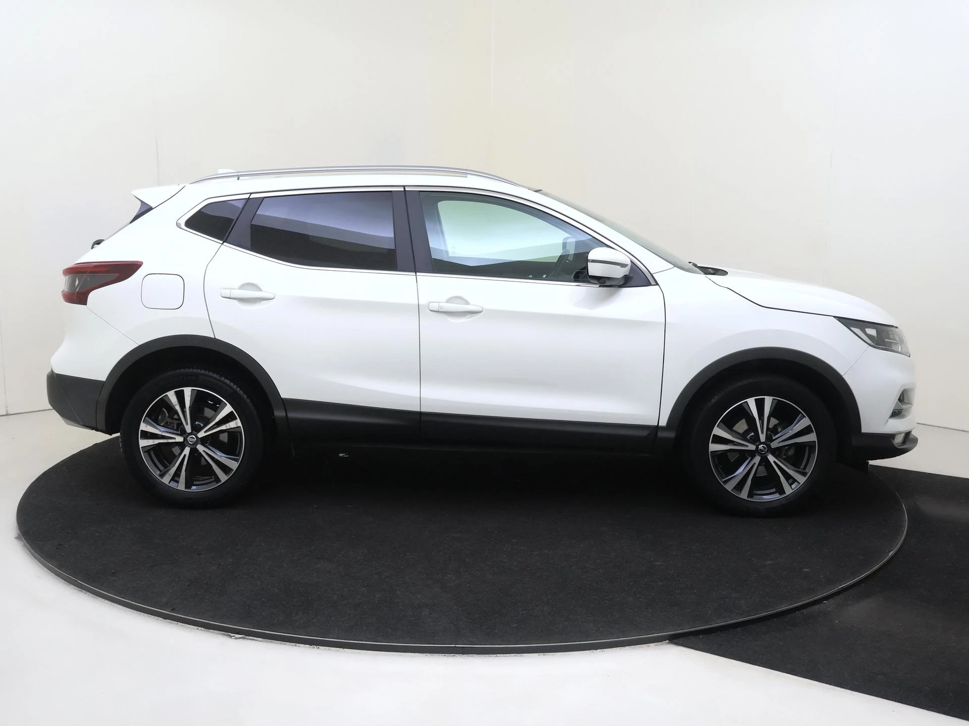 Nissan QASHQAI 1.3 DIG-T Design Edition