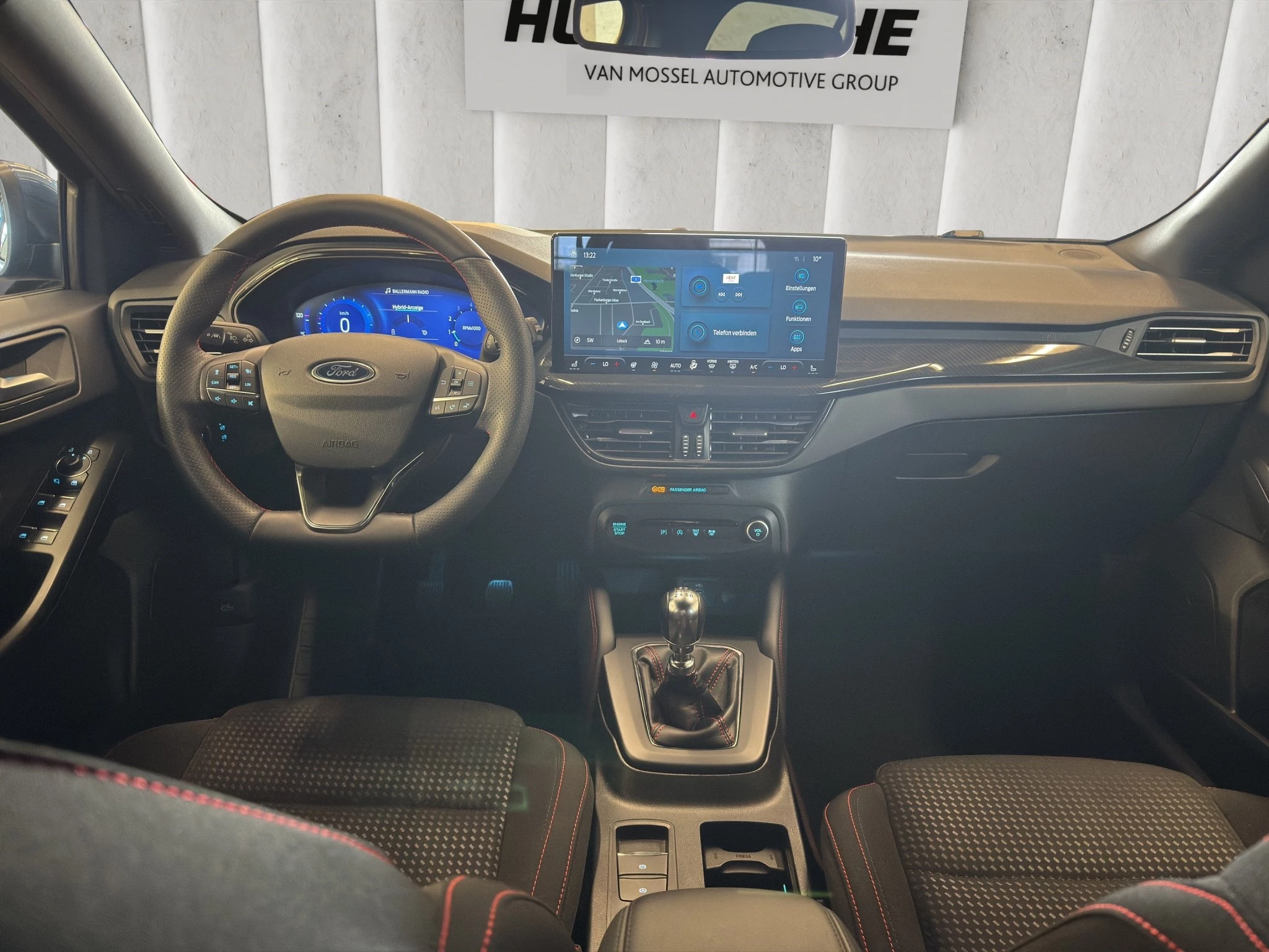 Ford Focus ST-Line X Turnier LED AHK ACC RFK GJR SHZ