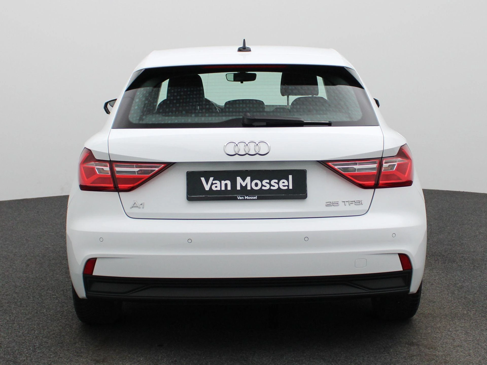 Audi-A1 Sportback-image-4