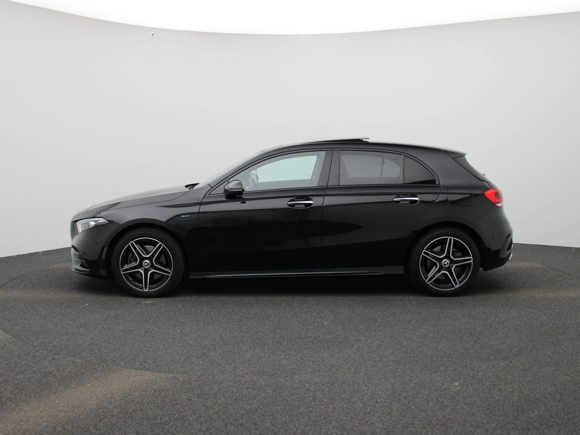 Mercedes-Benz-A-Klasse-image-3