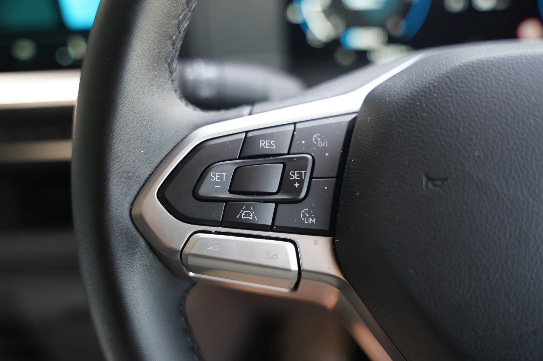 Volkswagen-Transporter-image-24