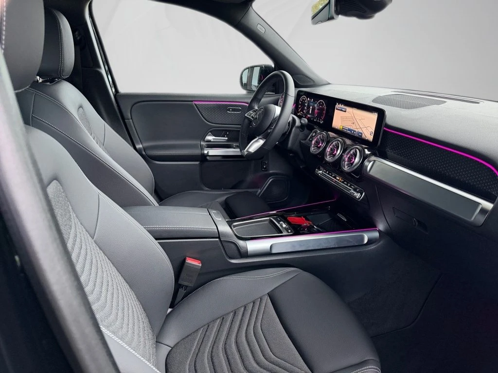 Mercedes-Benz-GLB 200 d-image-15