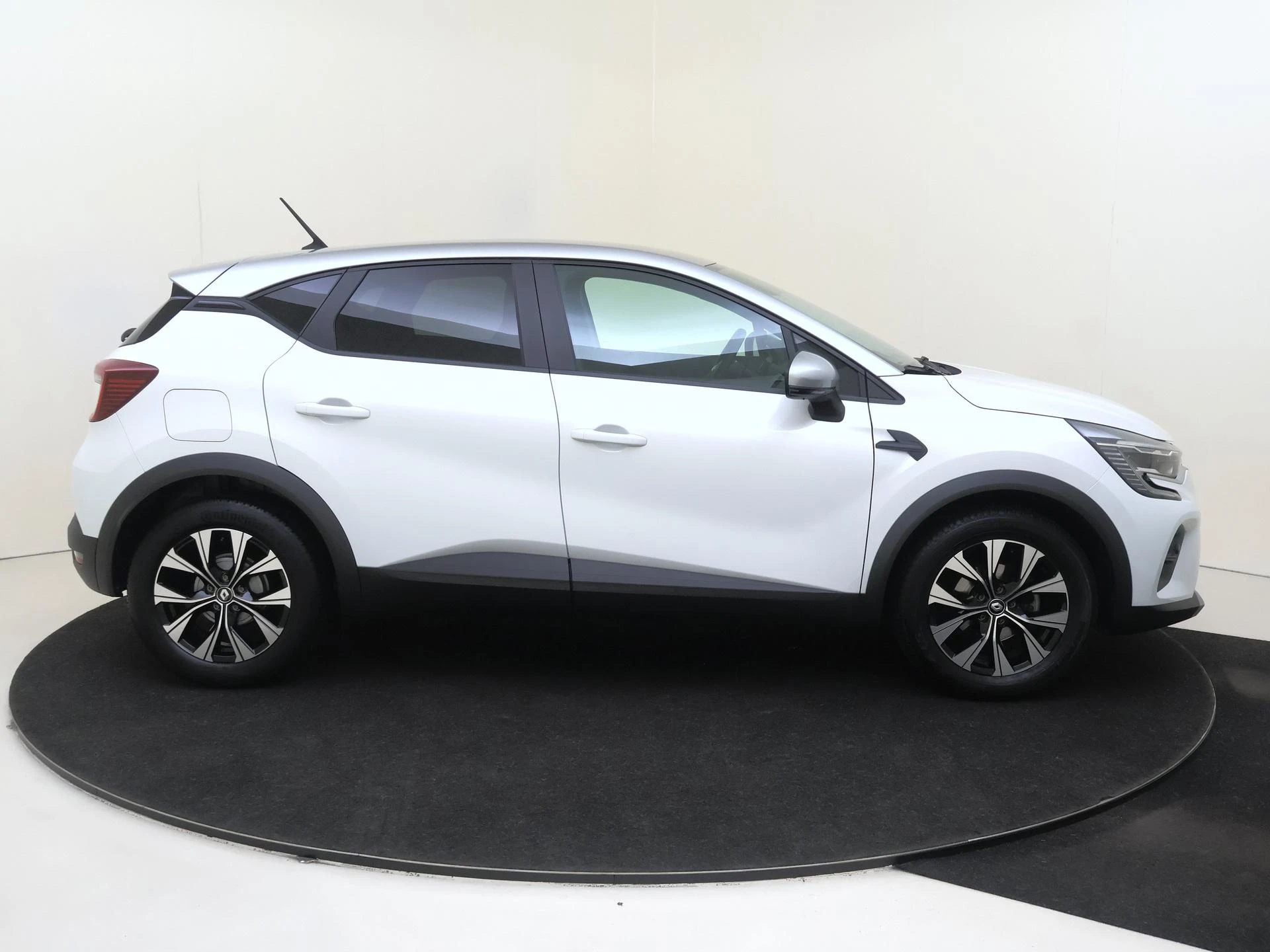 Renault-Captur-image-8