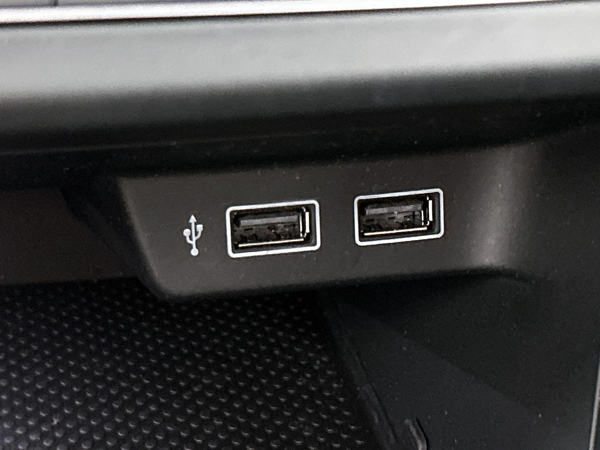 Volkswagen-Polo-image-34