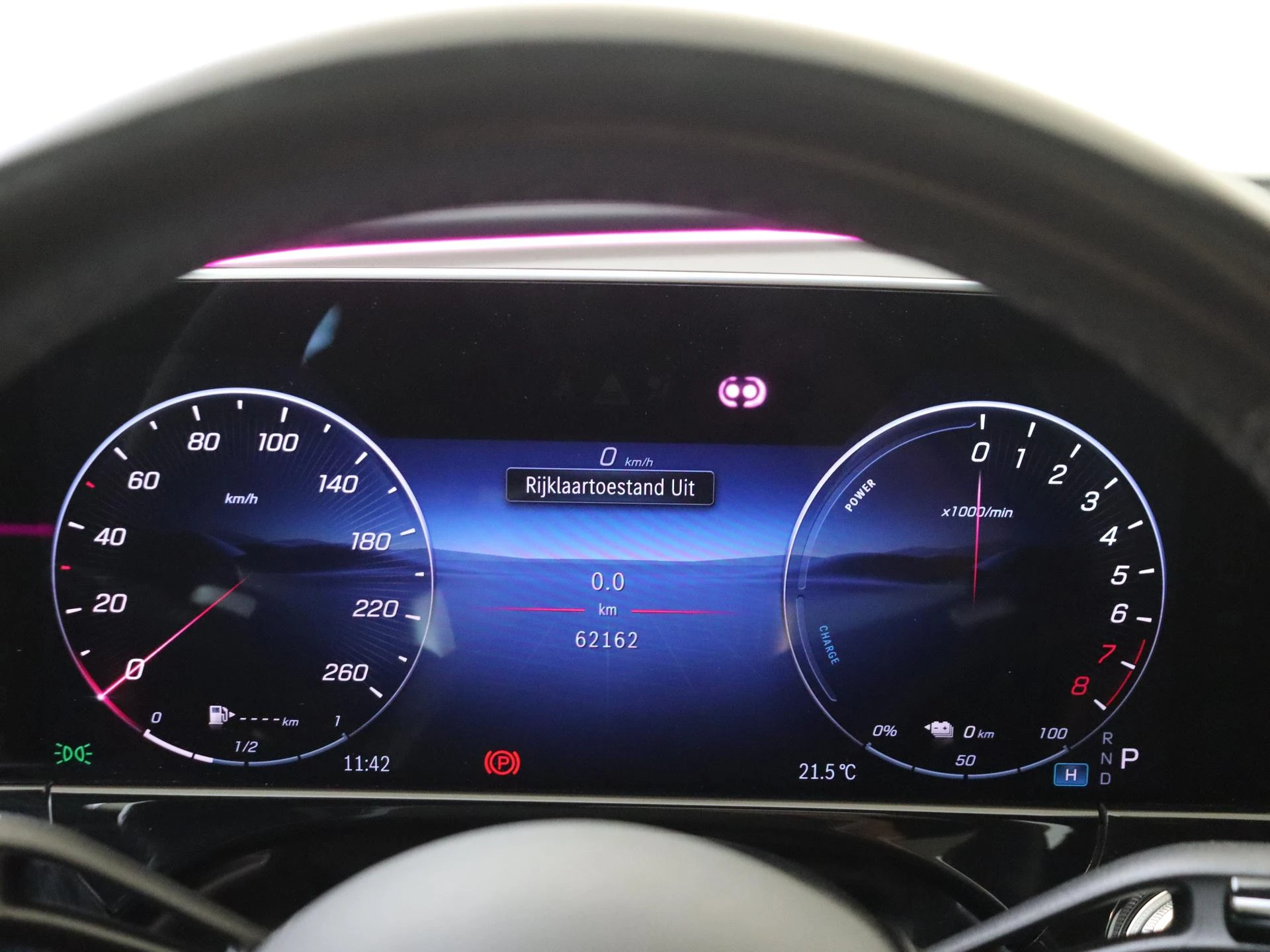 Mercedes-Benz-E-Klasse-image-10