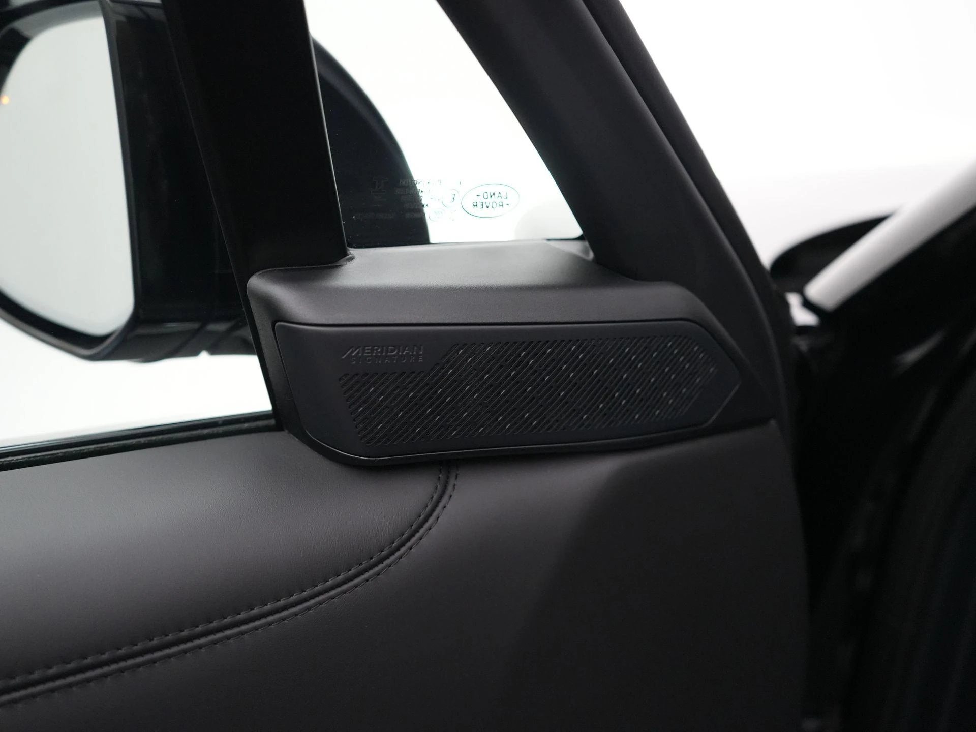 Land Rover-Range Rover-image-36