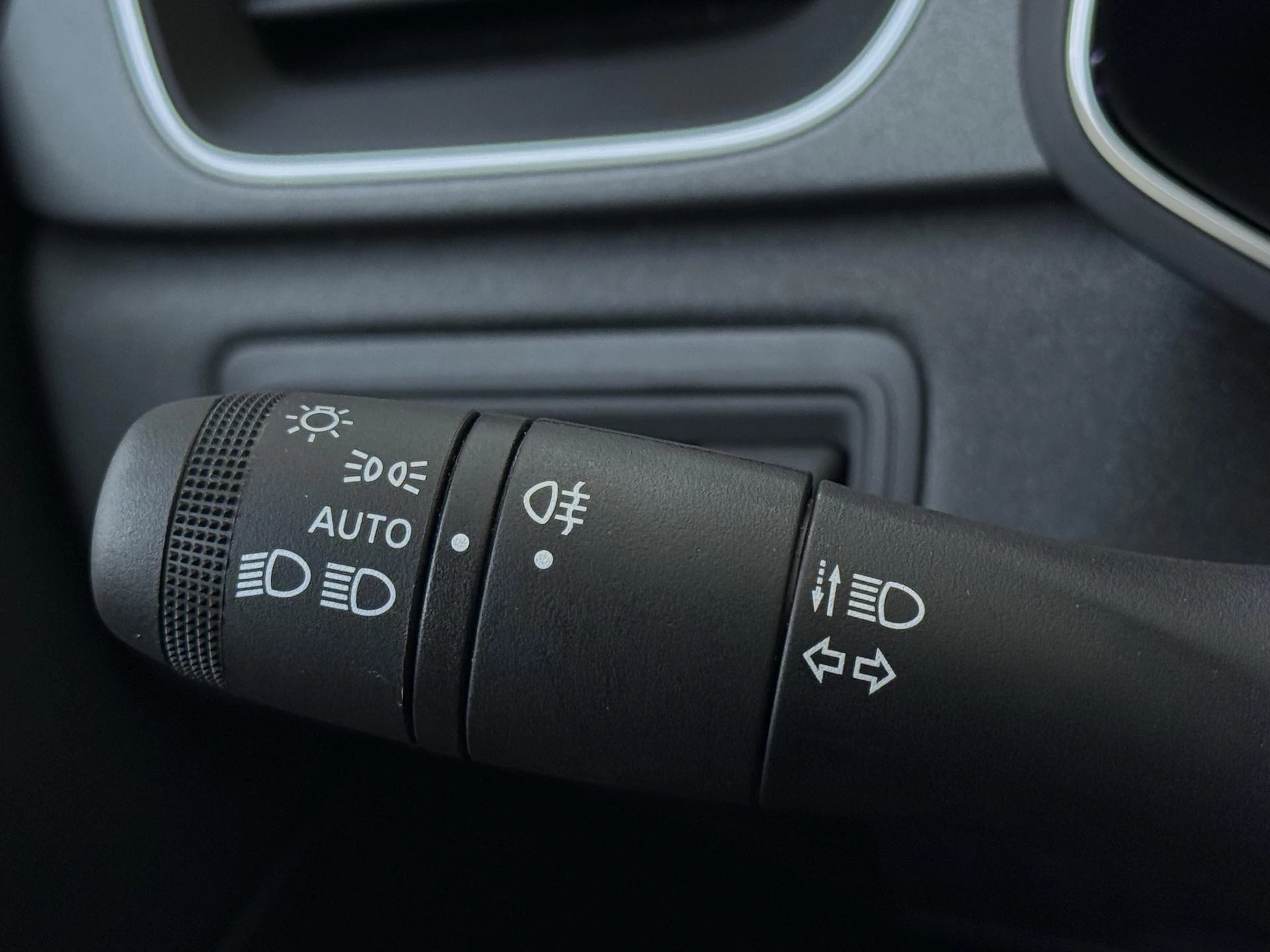 Renault Captur 1.8 E-Tech full hybrid 160 techno
