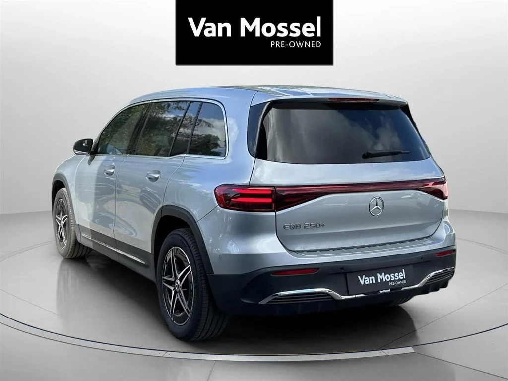 Mercedes-Benz-EQB-image-7