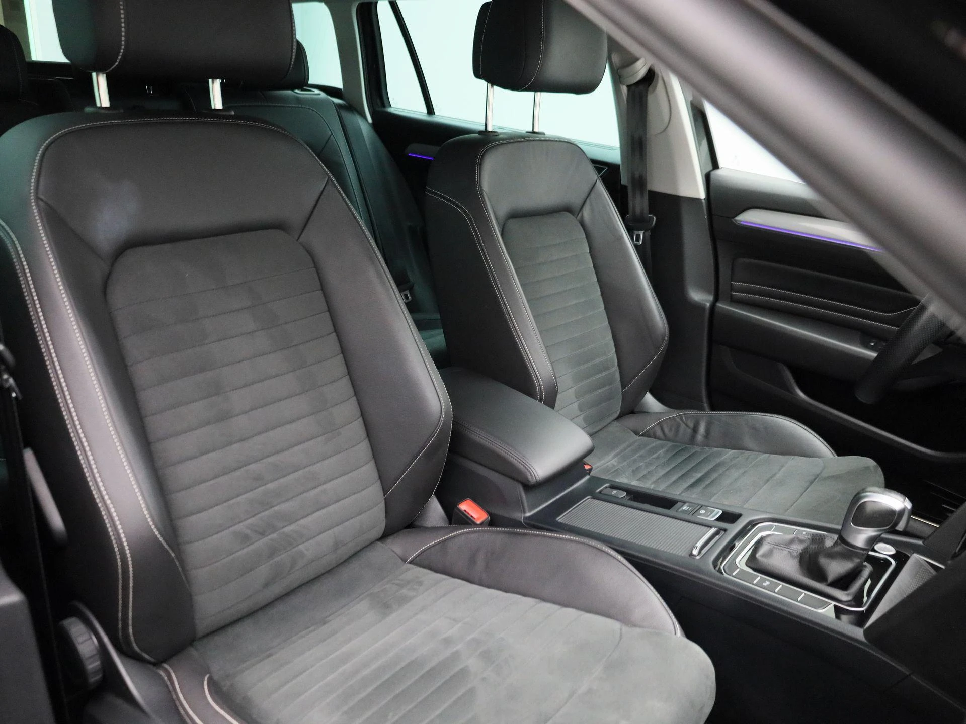 Volkswagen-Passat-image-37