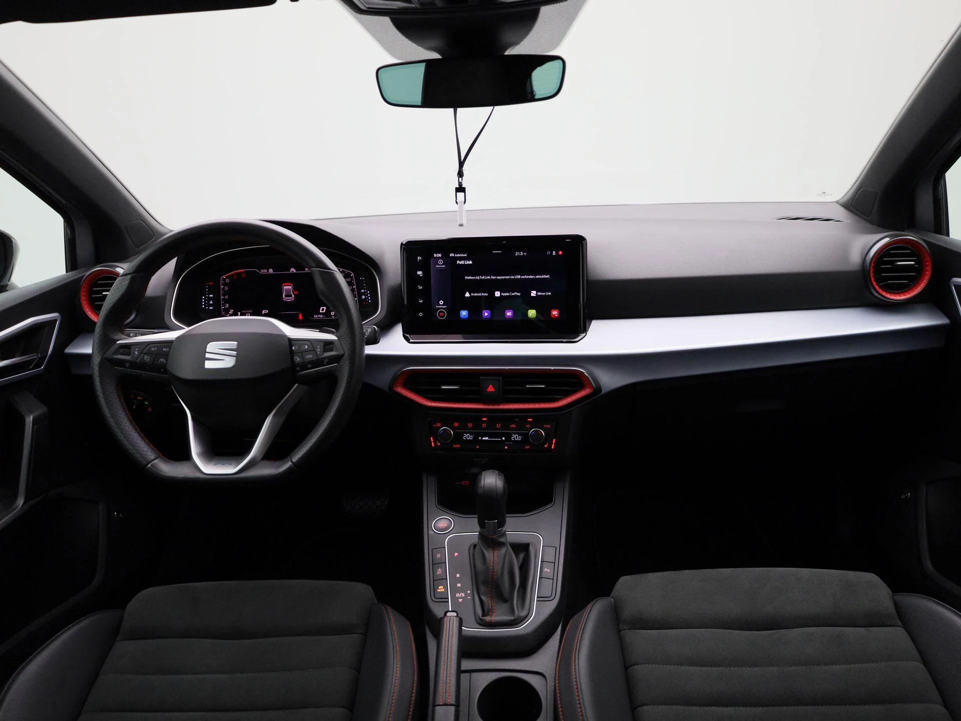 SEAT-Ibiza-image-39