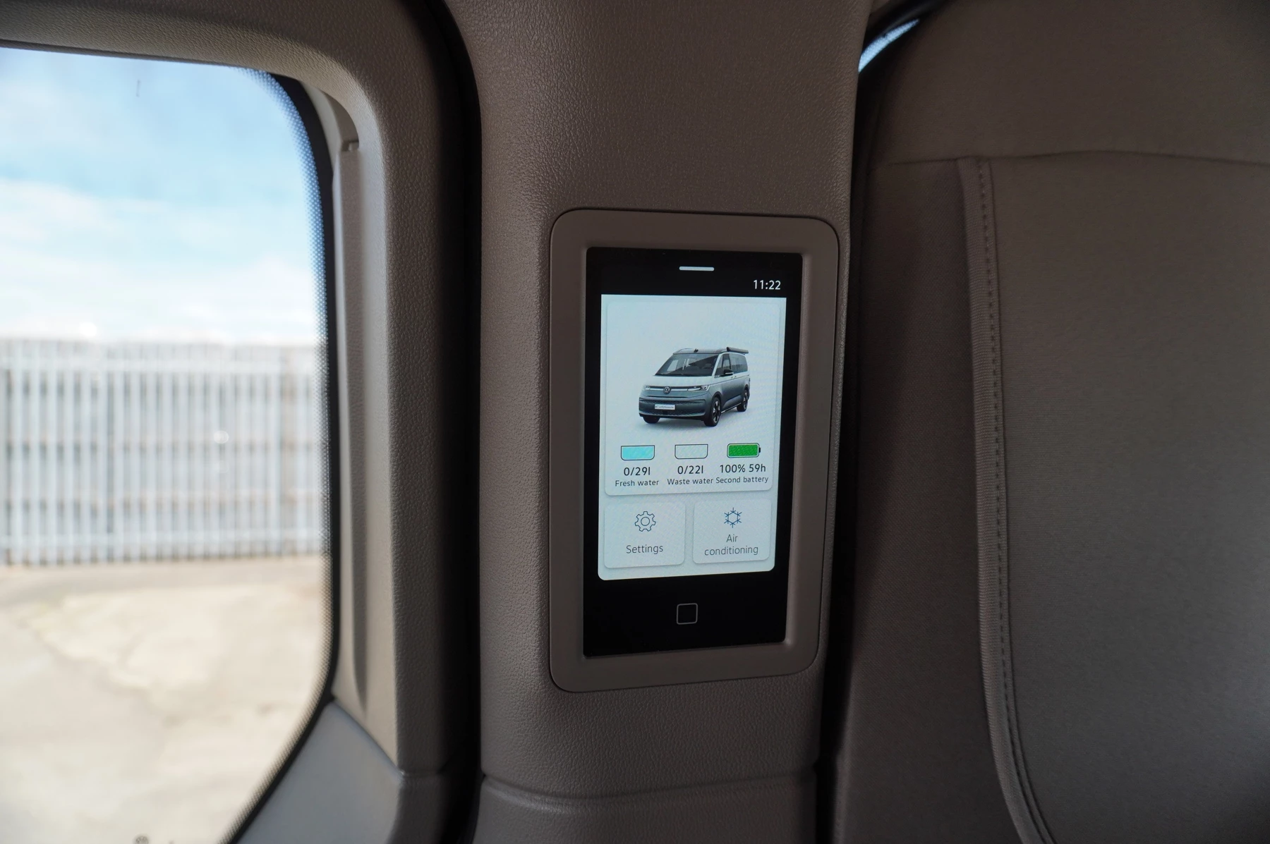 Volkswagen-California-image-14