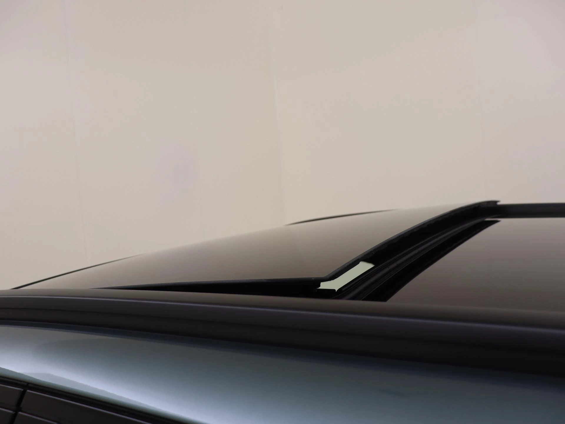 Mercedes-Benz-GLC-image-27