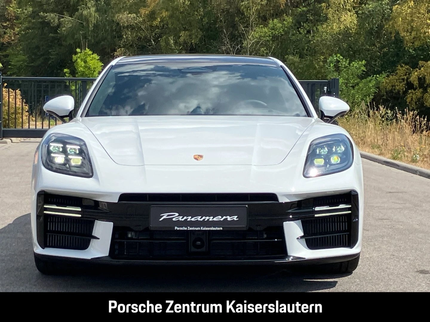 Porsche-Panamera-image-8