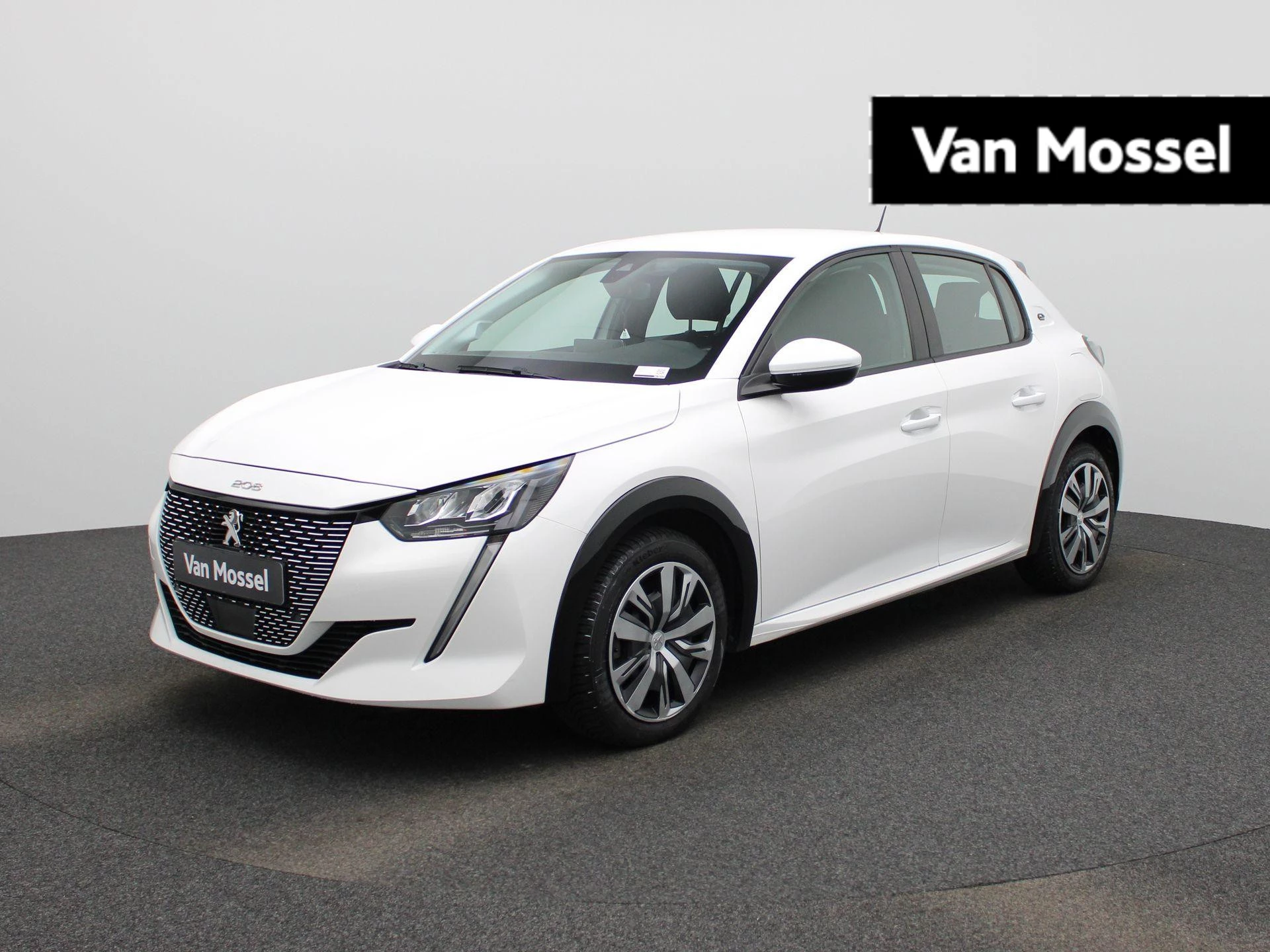 Peugeot-e-208-image-0