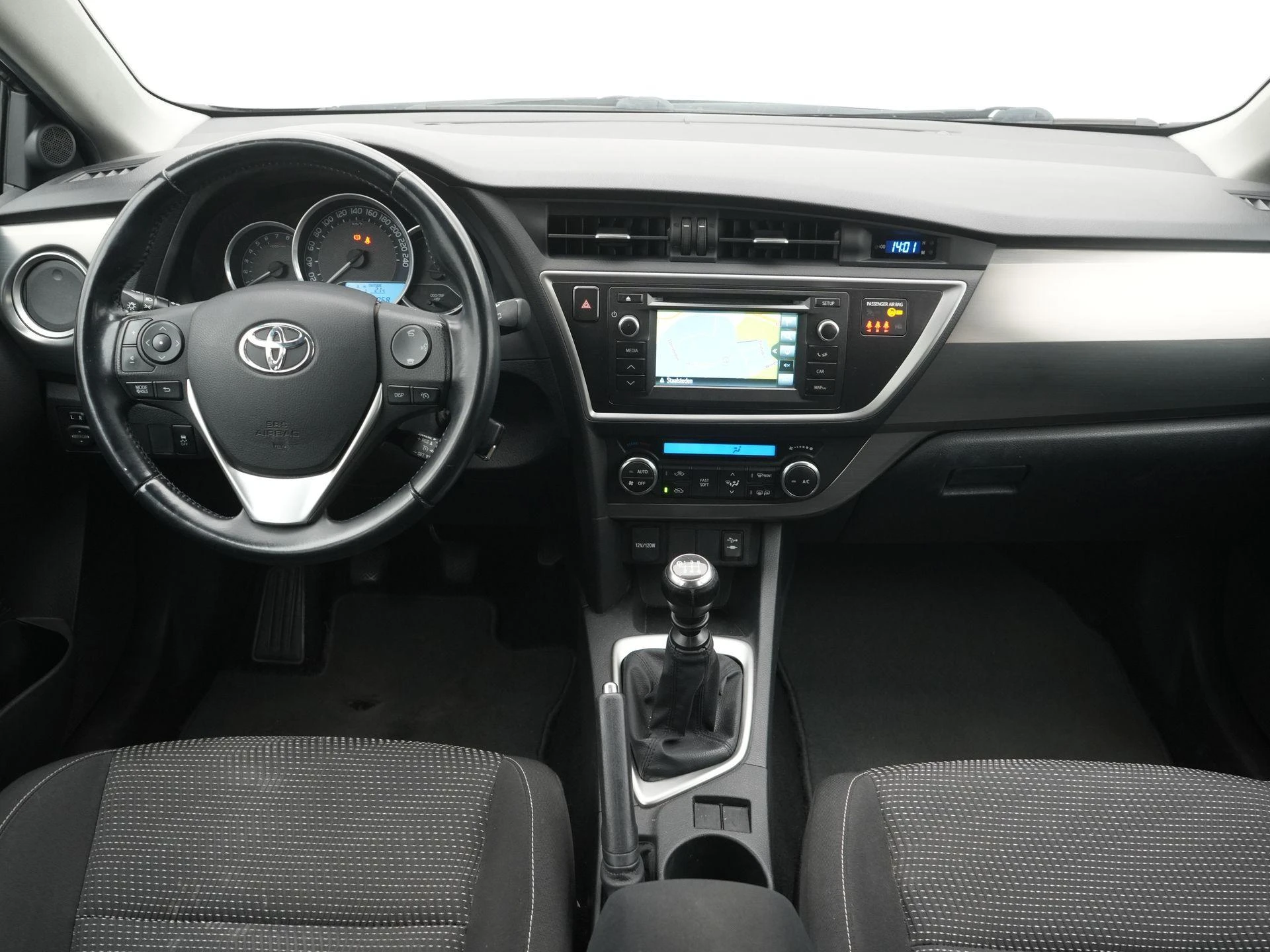 Toyota-Auris-image-6