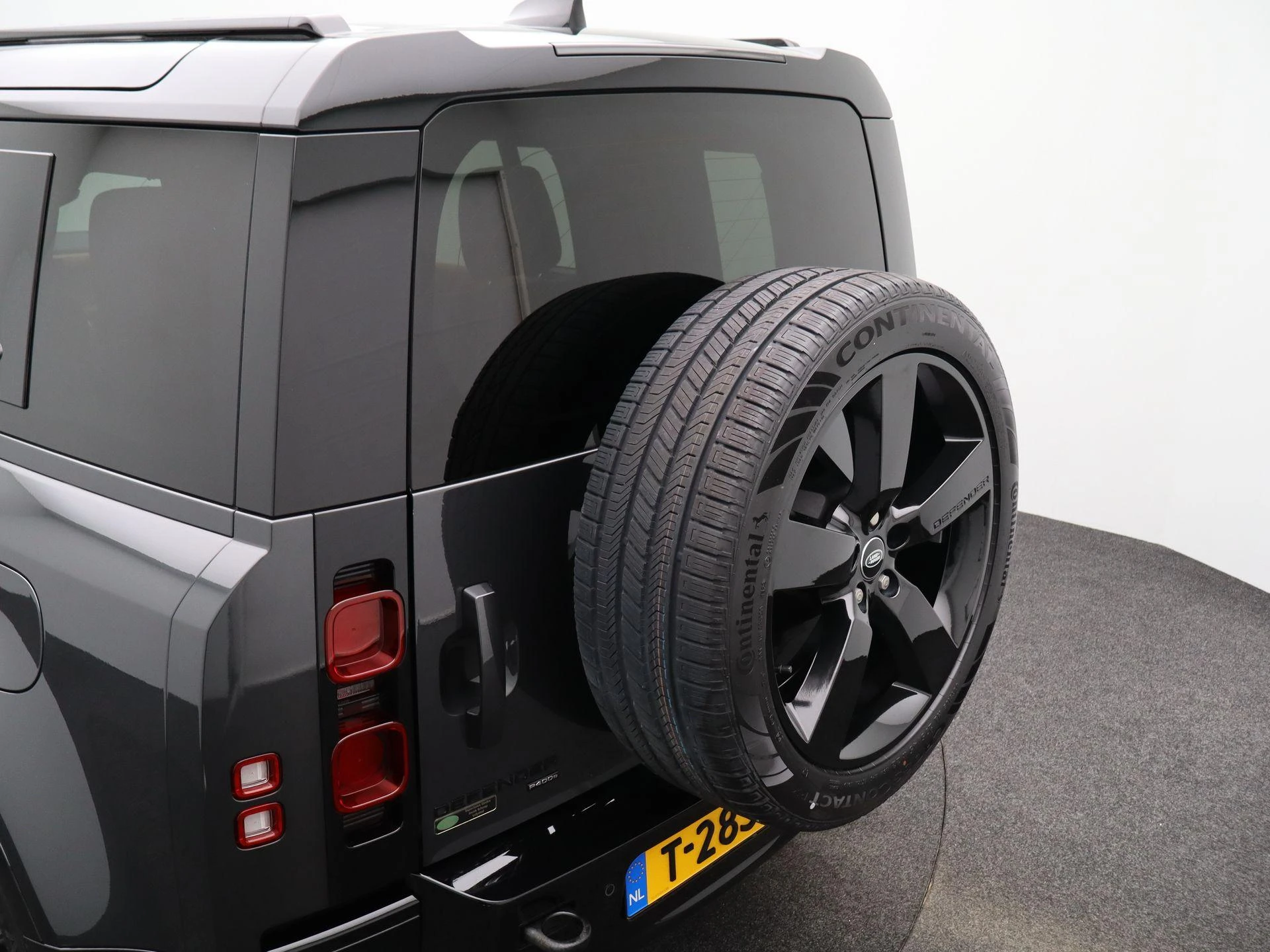 Land Rover-Defender-image-44