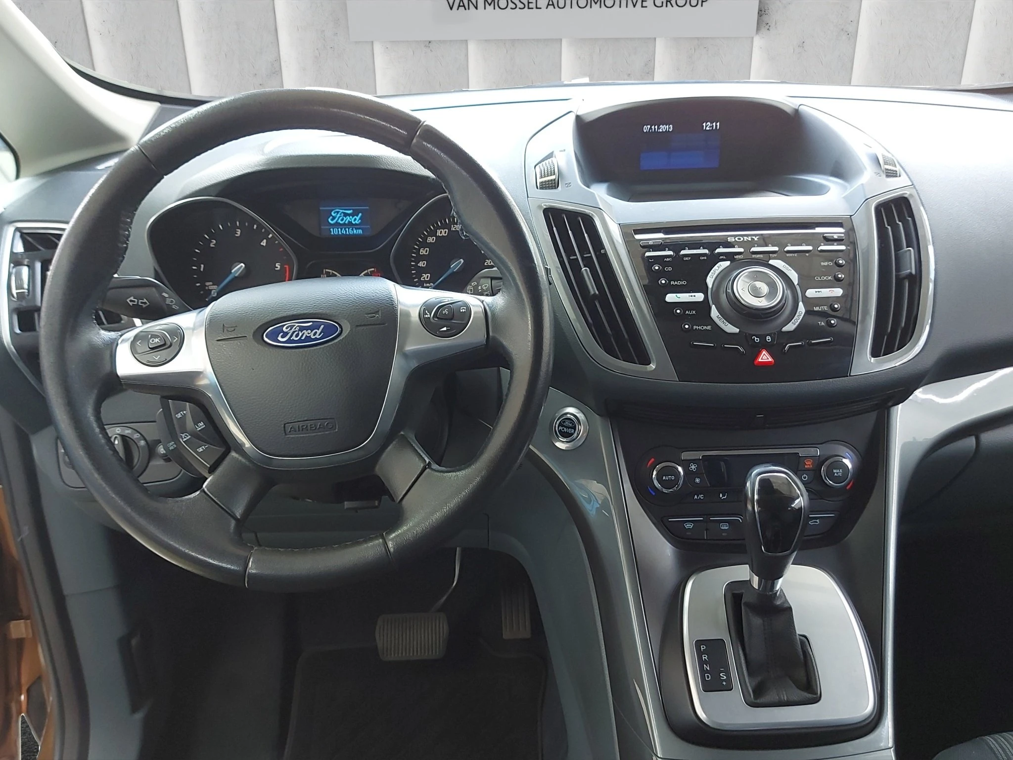 Ford-C-MAX-image-11