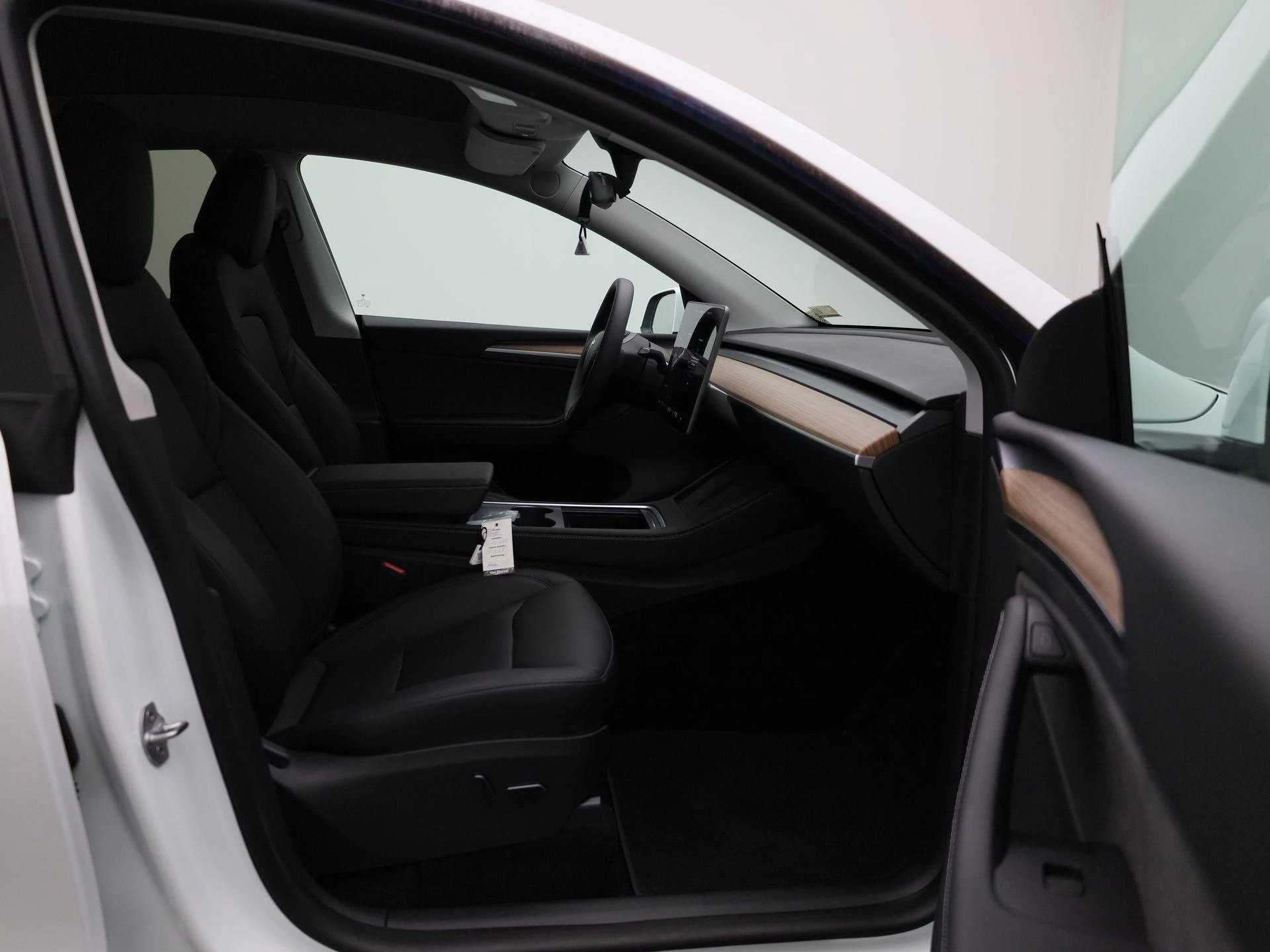 Tesla-Model Y-image-33