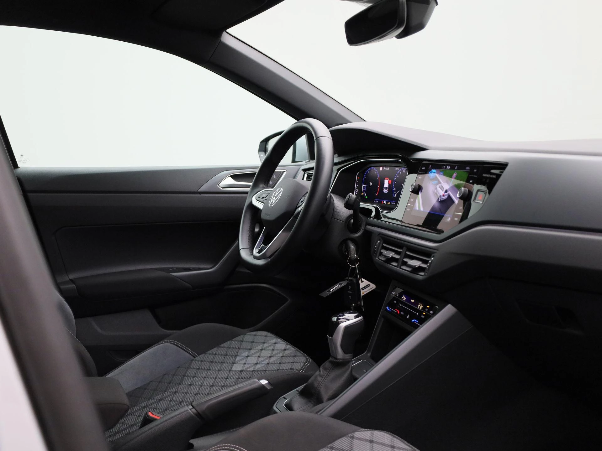 Volkswagen-Polo-image-28