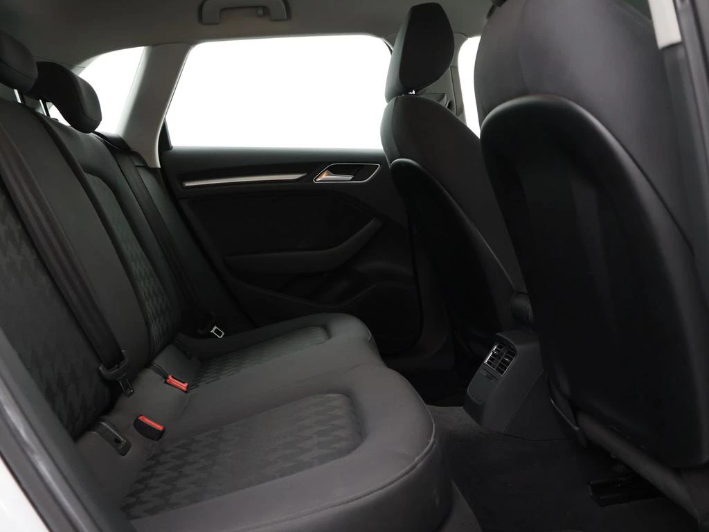 Audi A3 Sportback Audi A3 Sportback Attraction 1.2TFSI 110PK *CRUISE CONTROL*PDC*NAVI*ZETELVERWARMING*...*
