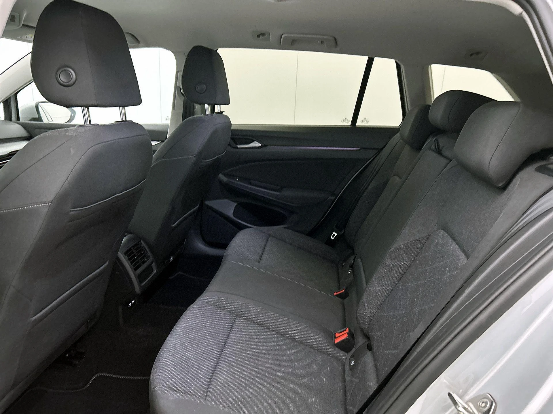 Volkswagen-Golf-image-26