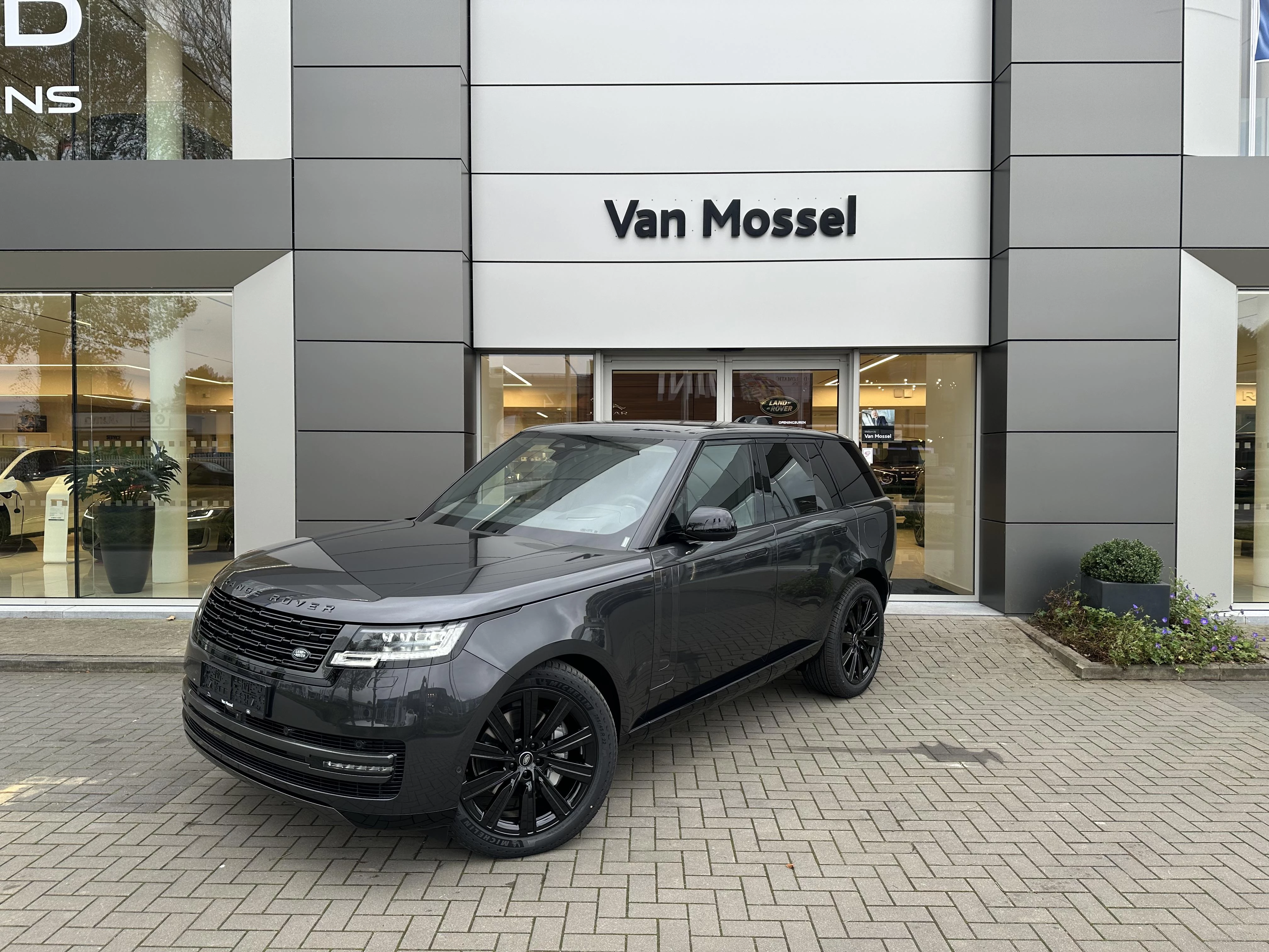 Land Rover-Range Rover-image-0