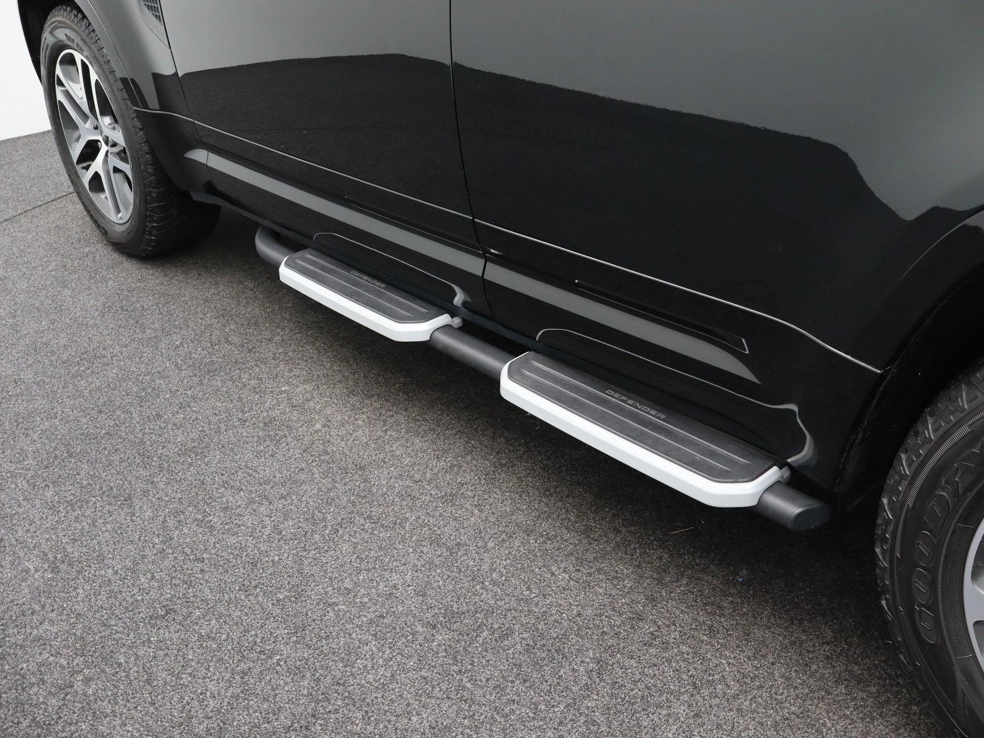 Land Rover-Defender-image-47