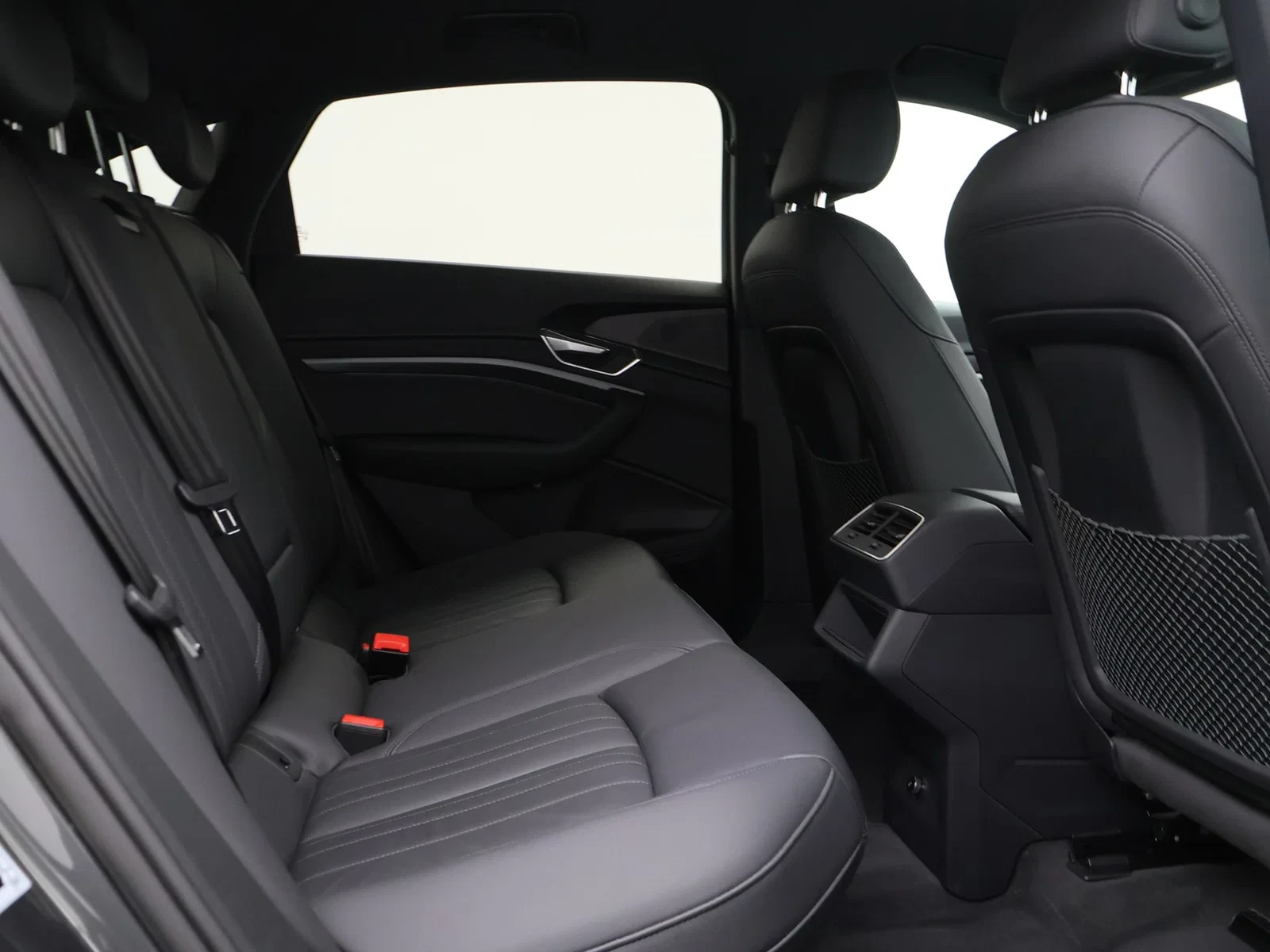 Audi e-tron Sportback Audi e-tron Sportback S line 55 QUATTRO 408PK *AUTOMAA*LEDER*CAMERA*ACC*PDC*VIRTUAL COCKPIT*NAVI*APP