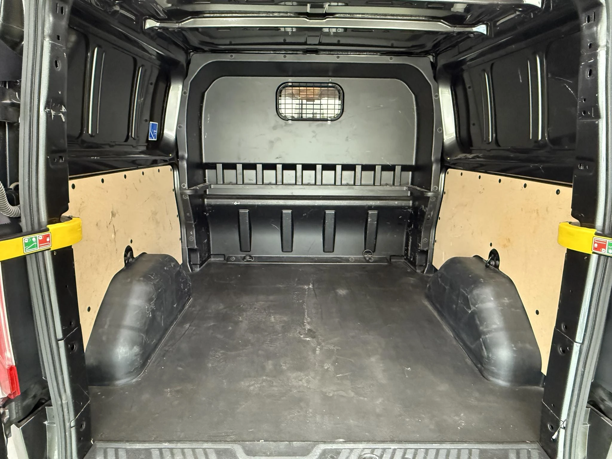 Ford-Transit Custom-image-6