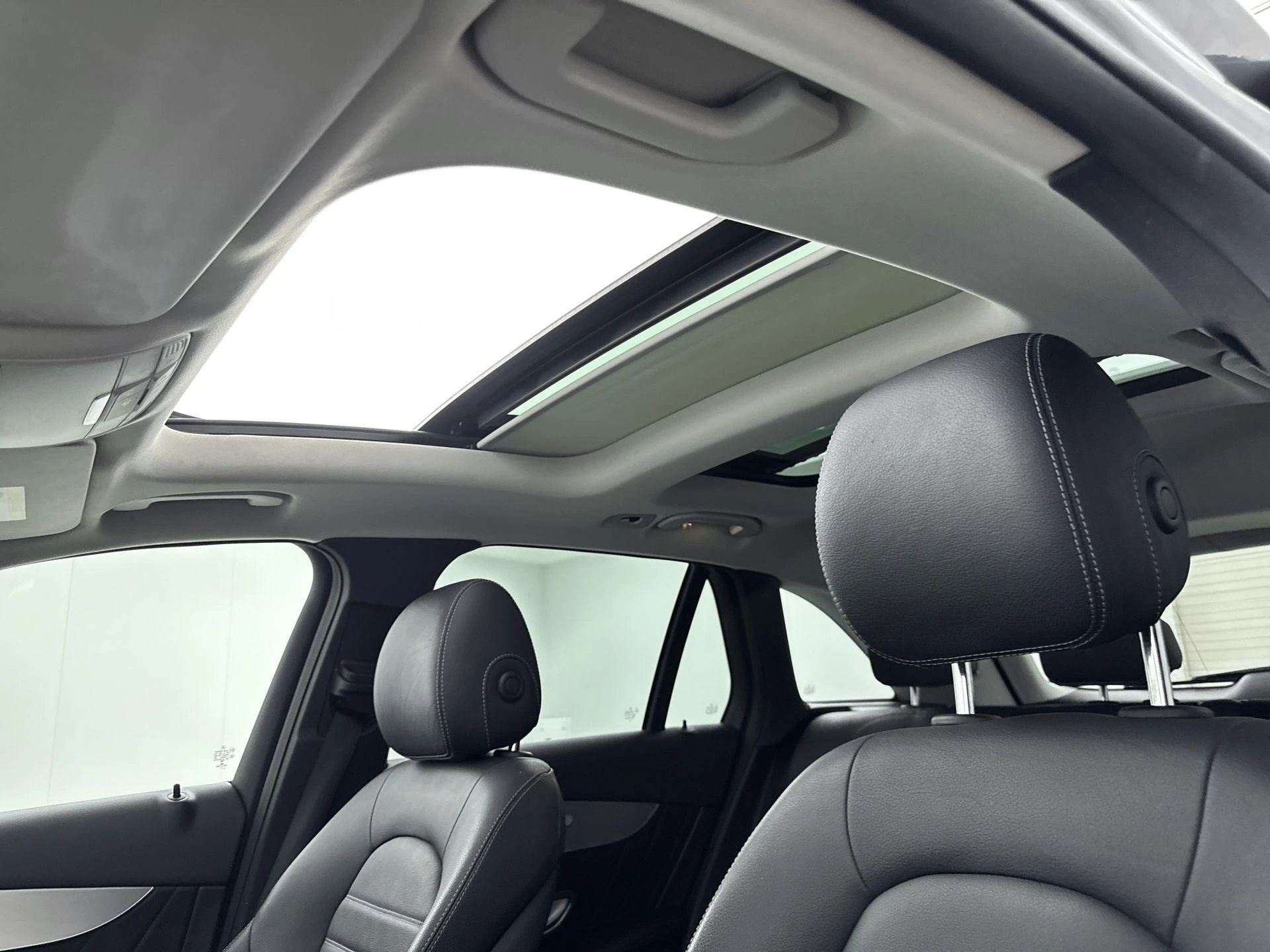Mercedes-Benz-GLC-image-9